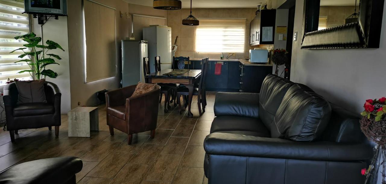 Cove View B&B Ист-Лондон Экстерьер фото